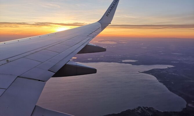 Nízkonákladové aerolinky bývají obvykle více vytížené a přispívají tak k emisím CO2 méně než y klasické. Foto: Martina Patočková