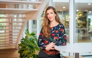 Eva Neudertová je novou ředitelkou Asociace pro využití tepelných čerpadel. Dříve působila v České spořitelně. Foto: poskytnuto Evou Neudertovou