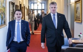 Zleva prozatímní ministr životního prostředí Petr Macinka a vládní zmocněnec pro klimatickou politiku a Green Deal Filip Turek. Foto: ČTK