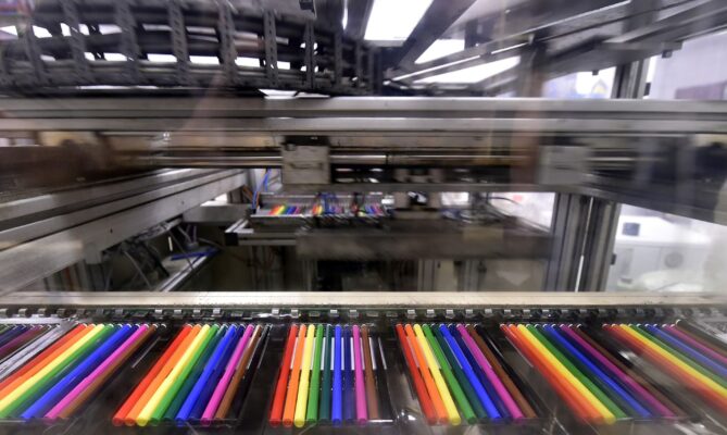 Dačická společnost Centropen vyrábí v jižních Čechách kancelářské, školní a hobby potřeby. Foto: ČTK / Pavlíček Luboš