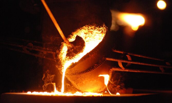 Jednou z komodit, na kterou se vztahuje od letošního roku CBAM neboli uhlíkové clo, je železo. Foto: Pixabay