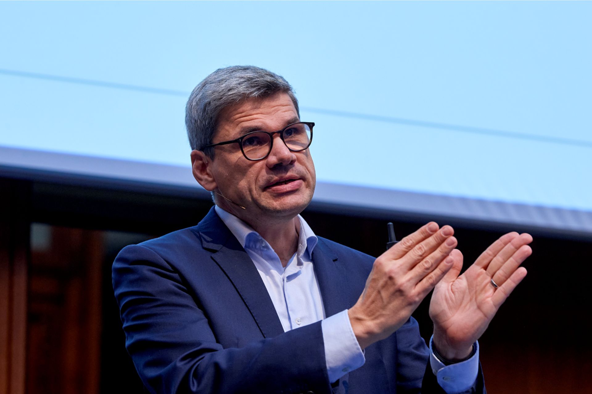 „Moje hypotéza je, že dobrovolně reportovat bude něco kolem třiceti procent ze 42 tisíc společností, které vypadly z omnibusu,“ odhaduje Andreas Rasche. Foto: poskytnuto Andreasem Raschem