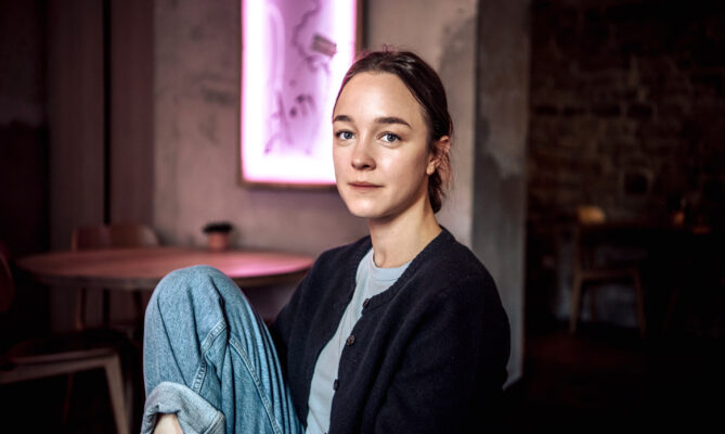 Denisa Barešová je stálou členkou souboru Národního divadla a působí ve Švandově a Dejvickém divadle. Foto: Kateřina Hefler