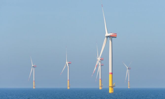 Prim ve výrobě větrné energie na moři drží už několik let Čína. Ilustrační foto: Pixabay