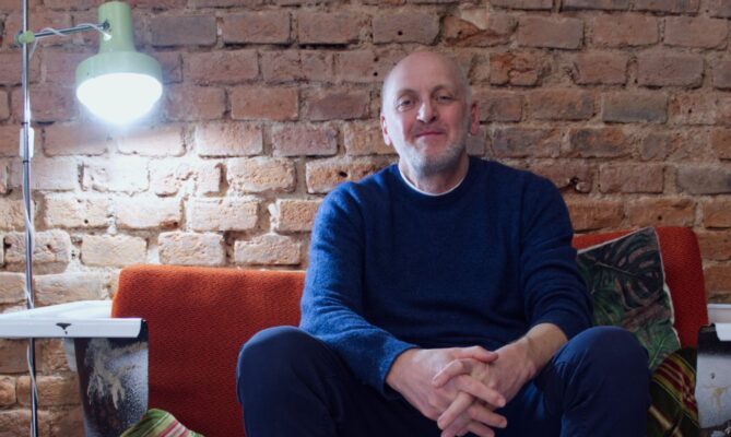 Brit Jonathan Ledgard působil mimo jiné jako hostující profesor v Centru umělé inteligence na ČVUT v Praze. Foto: poskytnuto Jonathanem Ledgardem