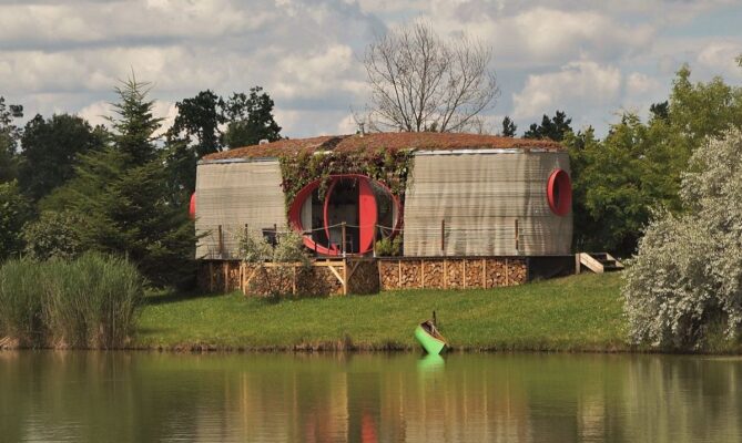 Pilotní Pilotní inovací od Buřinky byl Prvok, první 3D tištěný dům z betonu. Foto: poskytnuto Stavební spořitelnou ČSod Buřinky byl Prvok, první 3D tištěný dům z betonu. Foto: poskytnuto Stavební spořitelnou České spořitelny