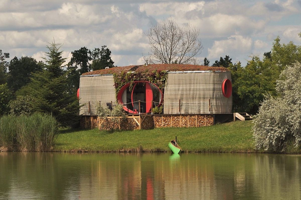 Pilotní Pilotní inovací od Buřinky byl Prvok, první 3D tištěný dům z betonu. Foto: poskytnuto Stavební spořitelnou ČSod Buřinky byl Prvok, první 3D tištěný dům z betonu. Foto: poskytnuto Stavební spořitelnou České spořitelny