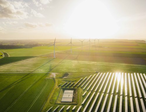 Komentář: Nebýt obnovitelných zdrojů, kvůli válce v Íránu by byly ceny energií o třetinu vyšší