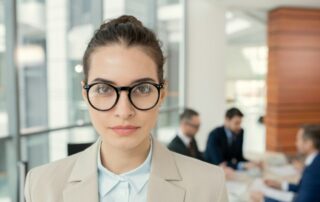 Vysokoškolačky jsou v Česku ve srovnání se stejně vzdělanými muži kategorií s nejvyššími rozdíly v odměňování. Ilustrační foto: Getty Images