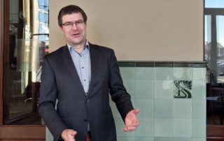 Bývalý vrchní ředitel sekce na ochranu klimatu na ministerstvu životního prostředí a expert na dekarbonizaci Petr Holub. Foto: Martina Patočková, Ekonews