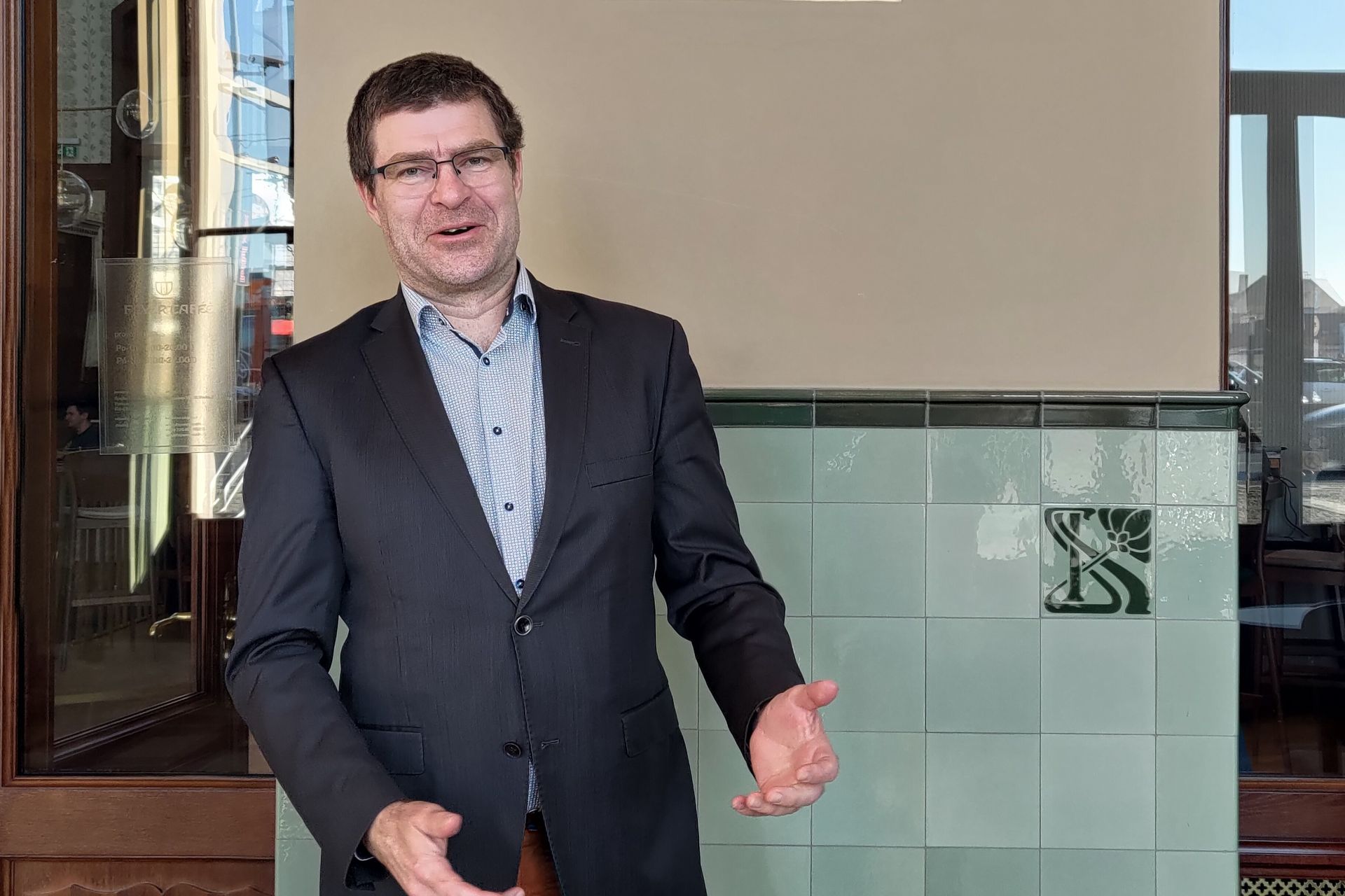 Bývalý vrchní ředitel sekce na ochranu klimatu na ministerstvu životního prostředí a expert na dekarbonizaci Petr Holub. Foto: Martina Patočková, Ekonews