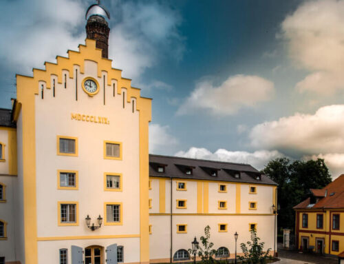 Všechny své české pivovary Heineken vytápí tepelnými čerpadly. V Krušovicích je kotel na bioplyn