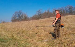 „Mám na starosti asi dvacet lokalit, které po vymizení drobných hospodářů začaly zarůstat,“ říká Pavel Brodecký. Foto: poskytnuto Pavlem Brodeckým
