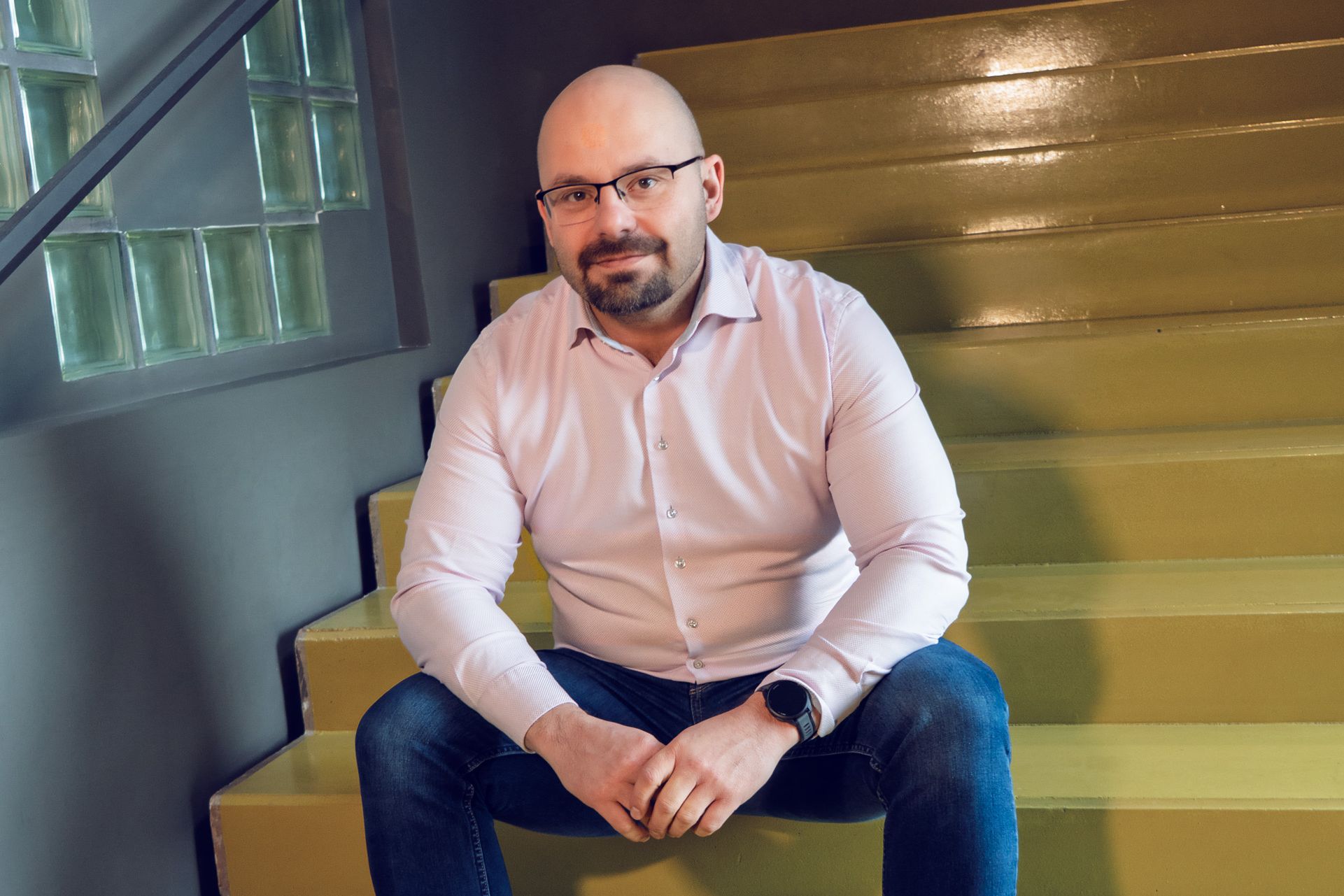 Miroslav Hašek se dvě desítky let věnuje informačním technologiím v energetice. Foto: poskytnuto Miroslavem Haškem