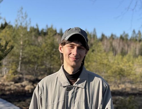 Důležitější než řešit kapesníky je studovat programy politických stran, říká greenfluencer