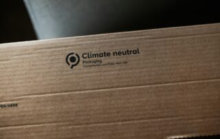 Zelená tvrzení typu klimaticky neutrální budou muset firmy dokázat. A offsety se do uhlíkové bilance nepočítají. Ilustrační foto: Nik, Unsplash