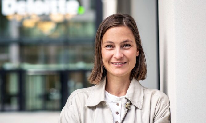 Expertka na oblast ESG a manažerka ve společnosti Deloitte Leona Lahoda. Foto: Kateřina Hefler, Ekonews