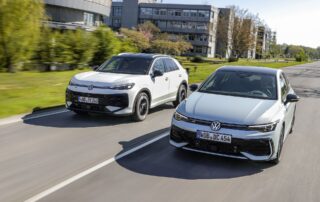 Volkswagen nový motor označuje full hybrid a objeví se nejdřív v modelech T-Roc (vlevo) a Golf. Foto: poskytnuto koncernem Volkswagen