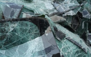 Recyklace automobilového skla patří ke způsobům, jak snižovat uhlíkovou stopu jeho výroby. Foto: AGC Glass Europe