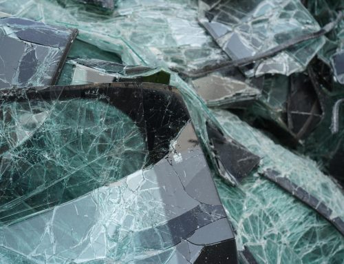 Více střepů a tavicí technologie kombinující elektřinu a zemní plyn. Tak snižuje emise AGC Flat Glass Czech