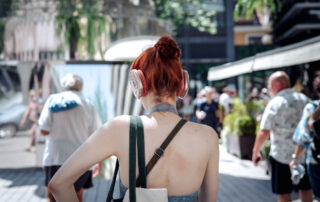 Praha od roku 2019 údajně vysadila 867 tisíc stromů. Pražané se mohou během veder pod některé schovat. Foto: Kateřina Hefler, Ekonews