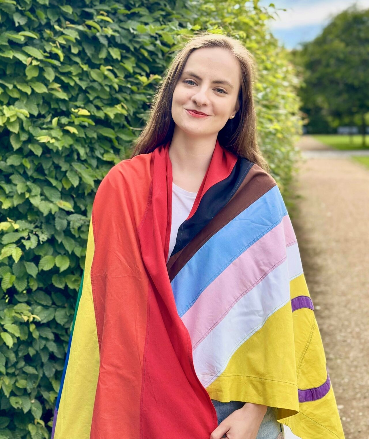 „Když se řeší udržitelná móda, měly by se řešit i vlajky,“ uvádí zakladatelka značky Ethical Flags Martina Brandtlová. Foto: poskytnuto Martinou Brandtlovou
