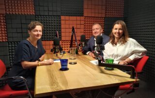 Expertka společnosti EY Radka Mikulenka a Tomáš Trtek z oddělení People Consulting společnosti EY. Foto: Ekonews