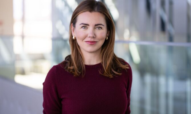 Radka Mikulenka, manažerka společnosti EY působící v týmu Climate Sustainable Services. Foto: poskytnuto EY