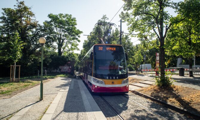 V Praze je klimatizováno 127 vozů z druhé dodávky tramvají Škoda 15T a dvacet nejnovějších tramvají Škoda 52T. Foto: Kateřina Hefler, Ekonews