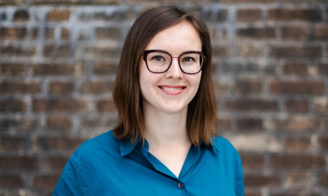 Kateřina Eklová se podílí na projektu ClimArchiBase, který shromažďuje a zpřístupňuje odborné poznatky o udržitelném navrhování budov a adaptaci staveb na změnu klimatu. Foto: Tomáš Hejzlar, poskytnuto Kateřinou Eklovou