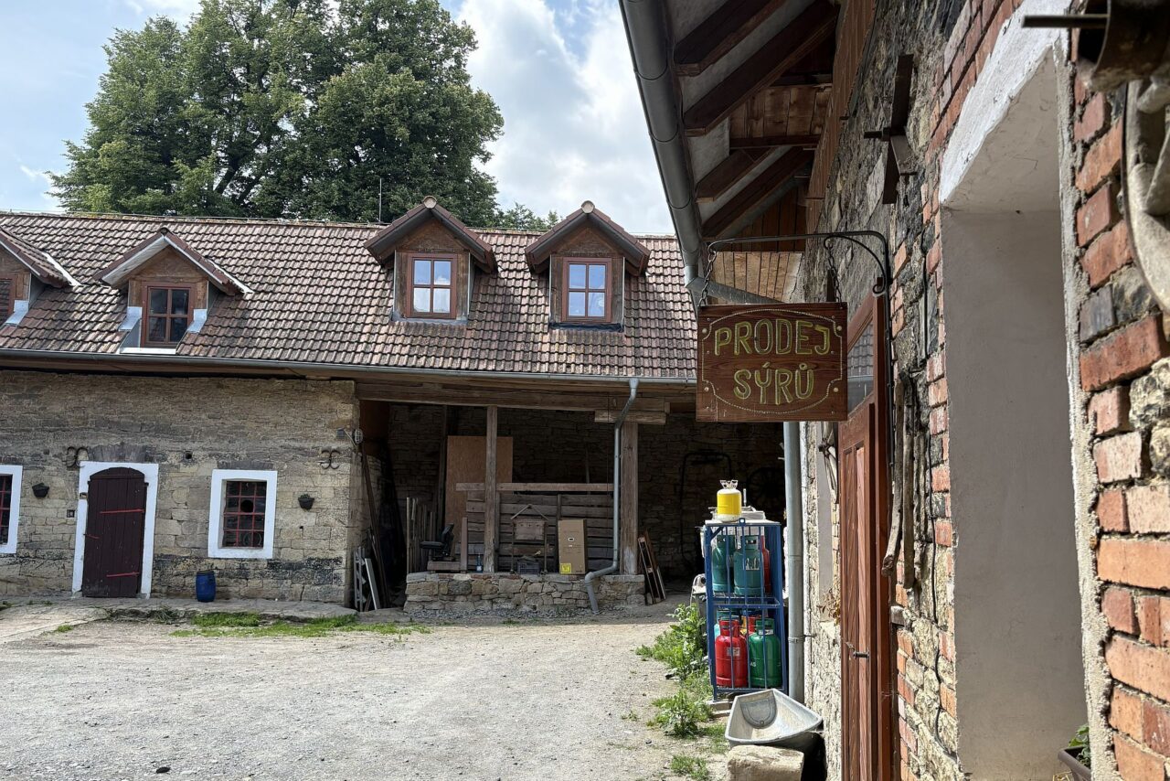 Součástí farmy Květná zahrada je také sýrárna. Foto: Kateřina Švehlová