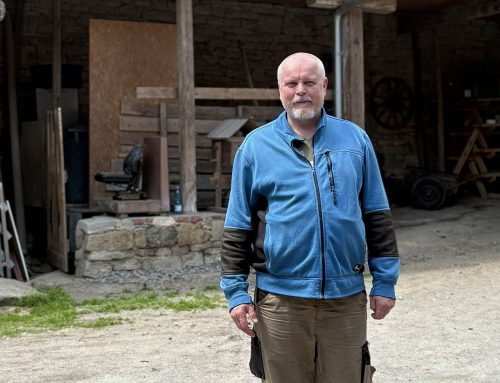 „Kdybych do komunity nešel, už bych asi seděl ve vězení.“ Kydáním hnoje se zbavují závislosti