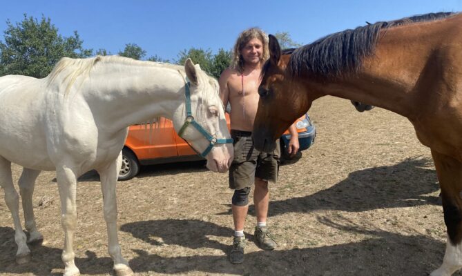 Radek Janda se svými koňmi. Foto. Veronika Němcová, Ekonews