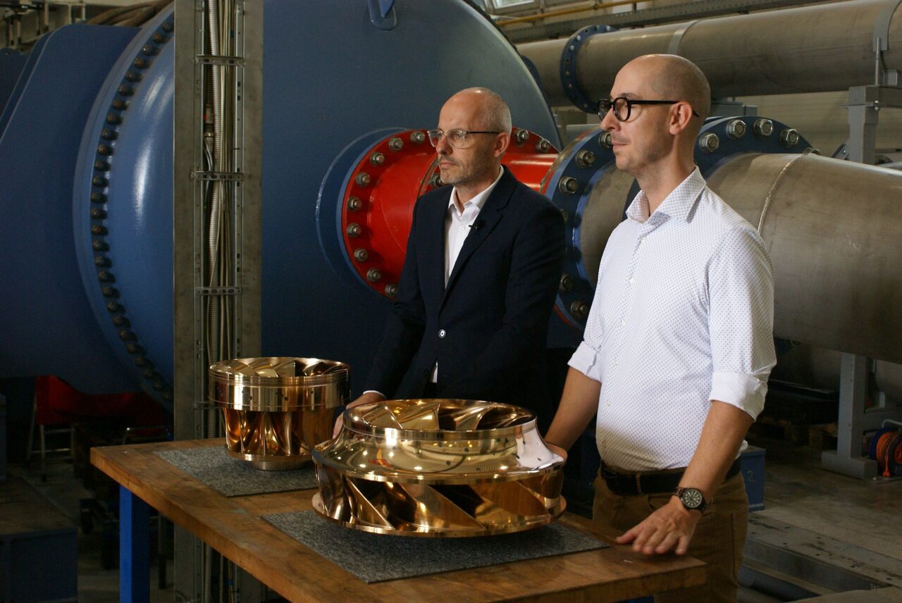 Ředitel vodních elektráren skupiny ČEZ Róbert Heczko a generalní ředitel společnosti Litostroj Engineering Peter Šály. Foto: Sára Mazúchová, Ekonews