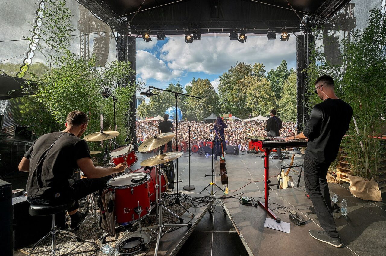 Festival se odehrával v travnatém areálu Sokolského ostrova na soutoku Malše a Vltavy. Foto: poskytnuto společností E.ON
