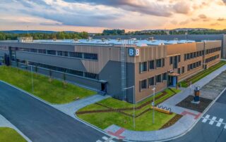 Urbanity Campus Tachov je podle skupiny prvním areálem v Česku, který získal mezinárodní certifikaci BREEAM Communities, jež hodnotí udržitelnost celých čtvrtí a veřejných prostor. Foto: poskytnuto společností Urbanity