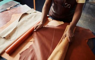 Kůže je velmi specifický materiál, pro který v současnosti neexistuje udržitelná alternativa. Foto: Getty Images