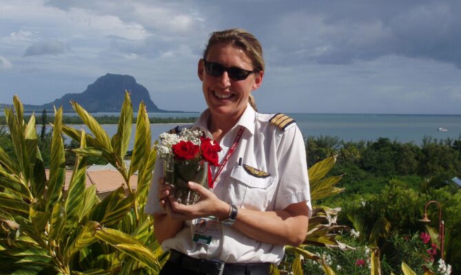 Katie Thompson po svém posledním letu s Airbusem A340. Foto: poskytnuto Katie Thompson
