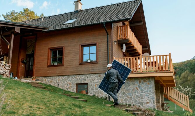 Fotovoltaická elektrárna dává mnohem větší smysl, pokud je součástí propojeného chytrého systému. Ilustrační foto: Getty Images